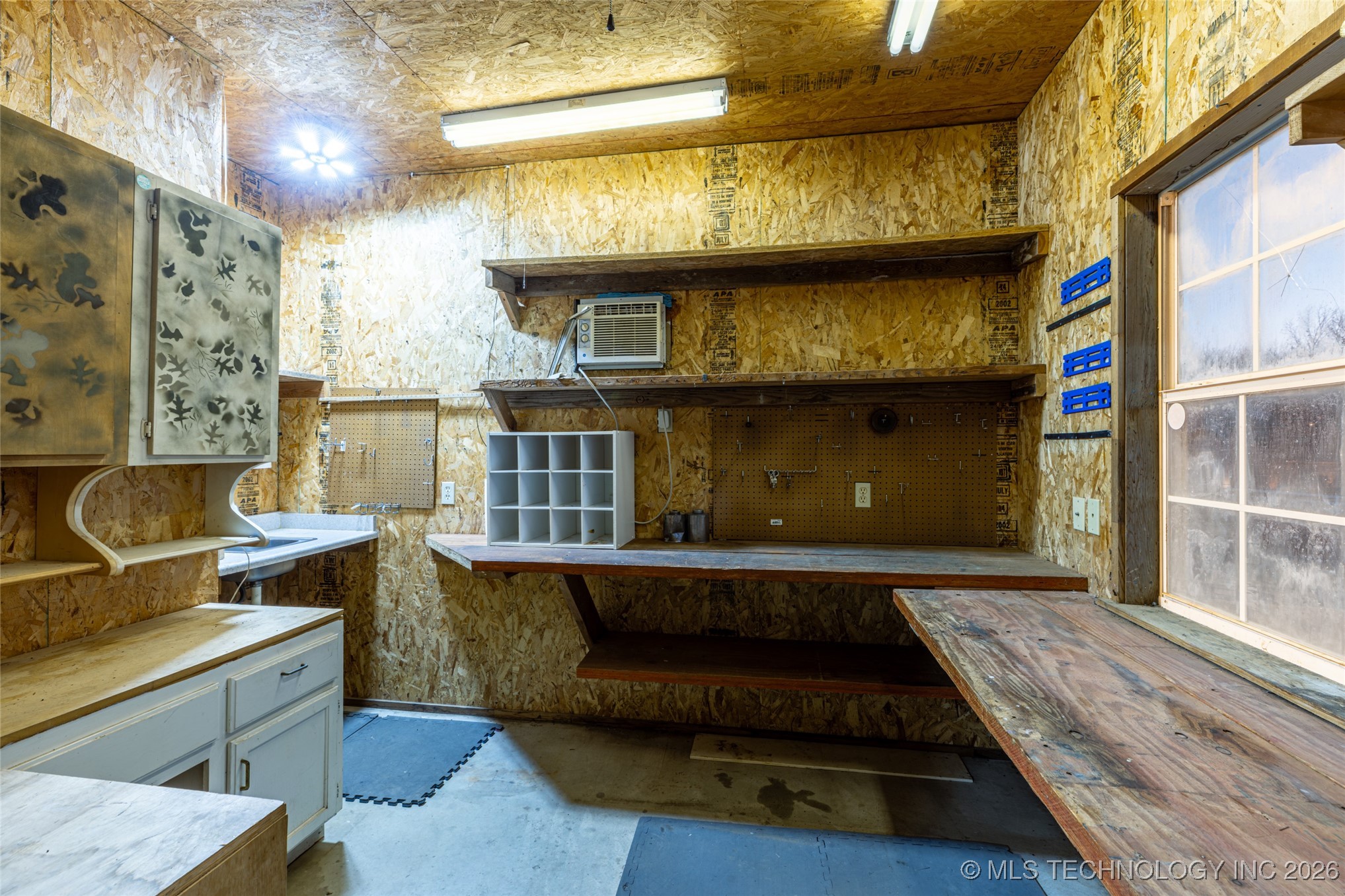 2325 W Lowry Road Property Photo 31