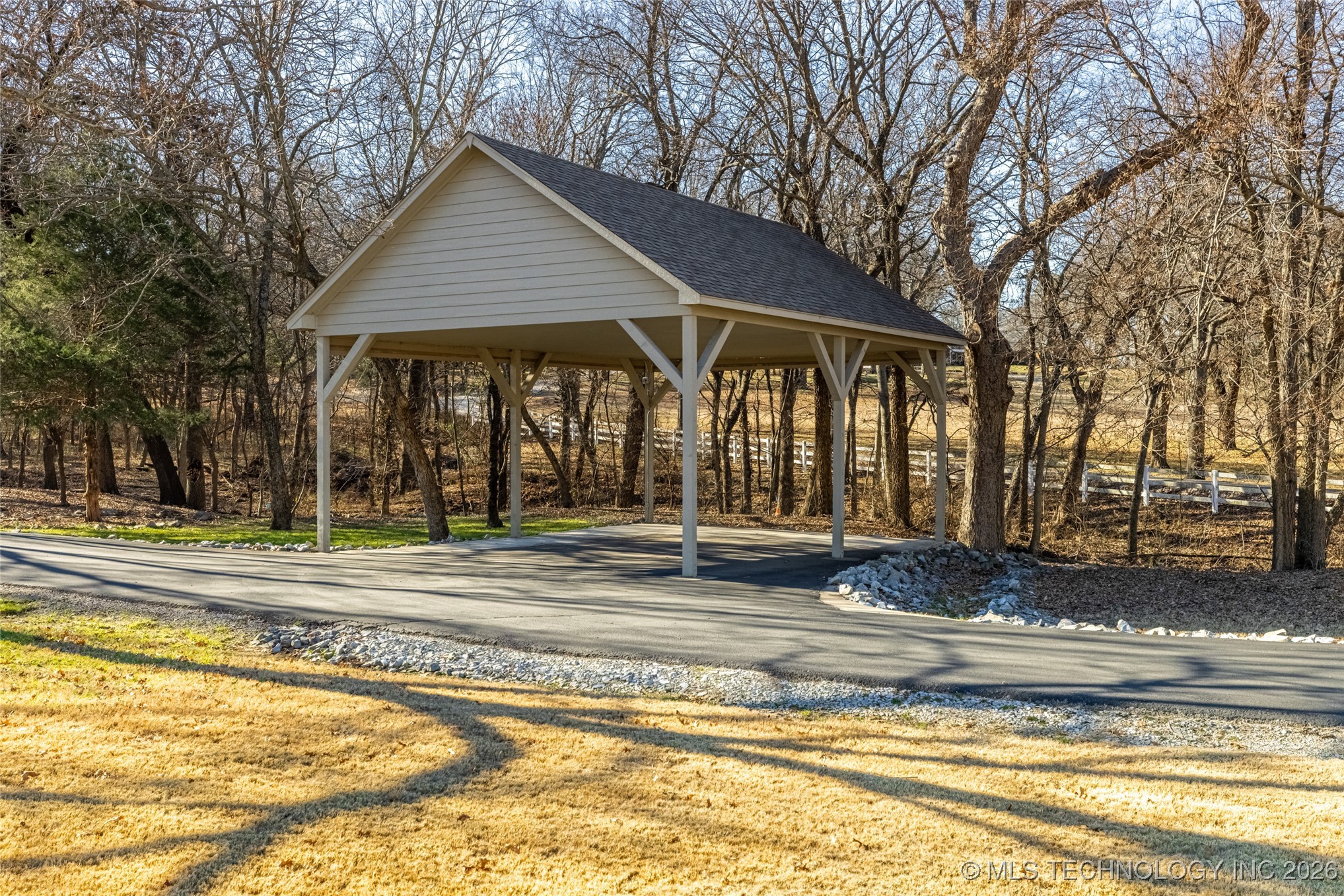 2325 W Lowry Road Property Photo 32