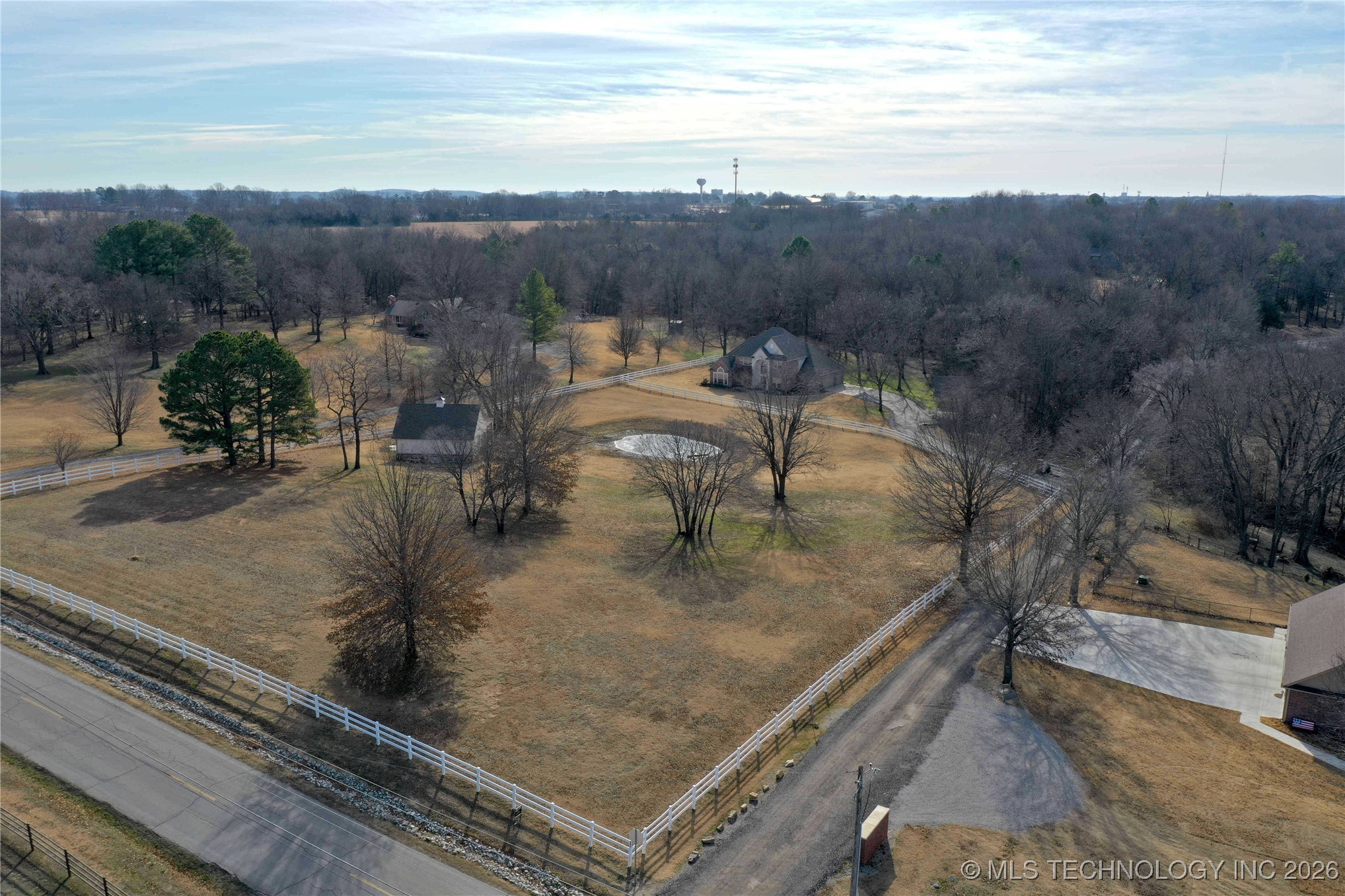 2325 W Lowry Road Property Photo 44