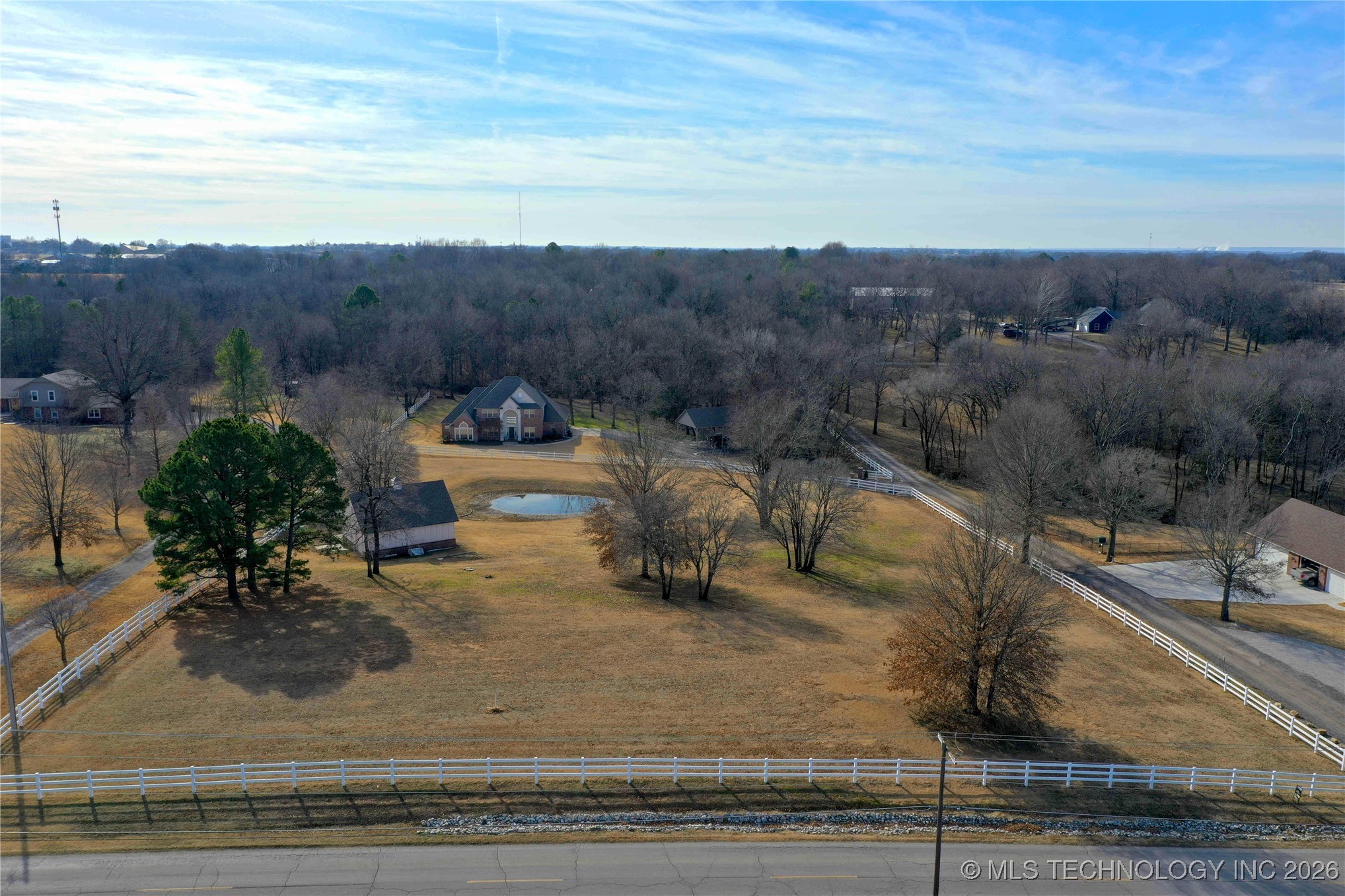 2325 W Lowry Road Property Photo 45