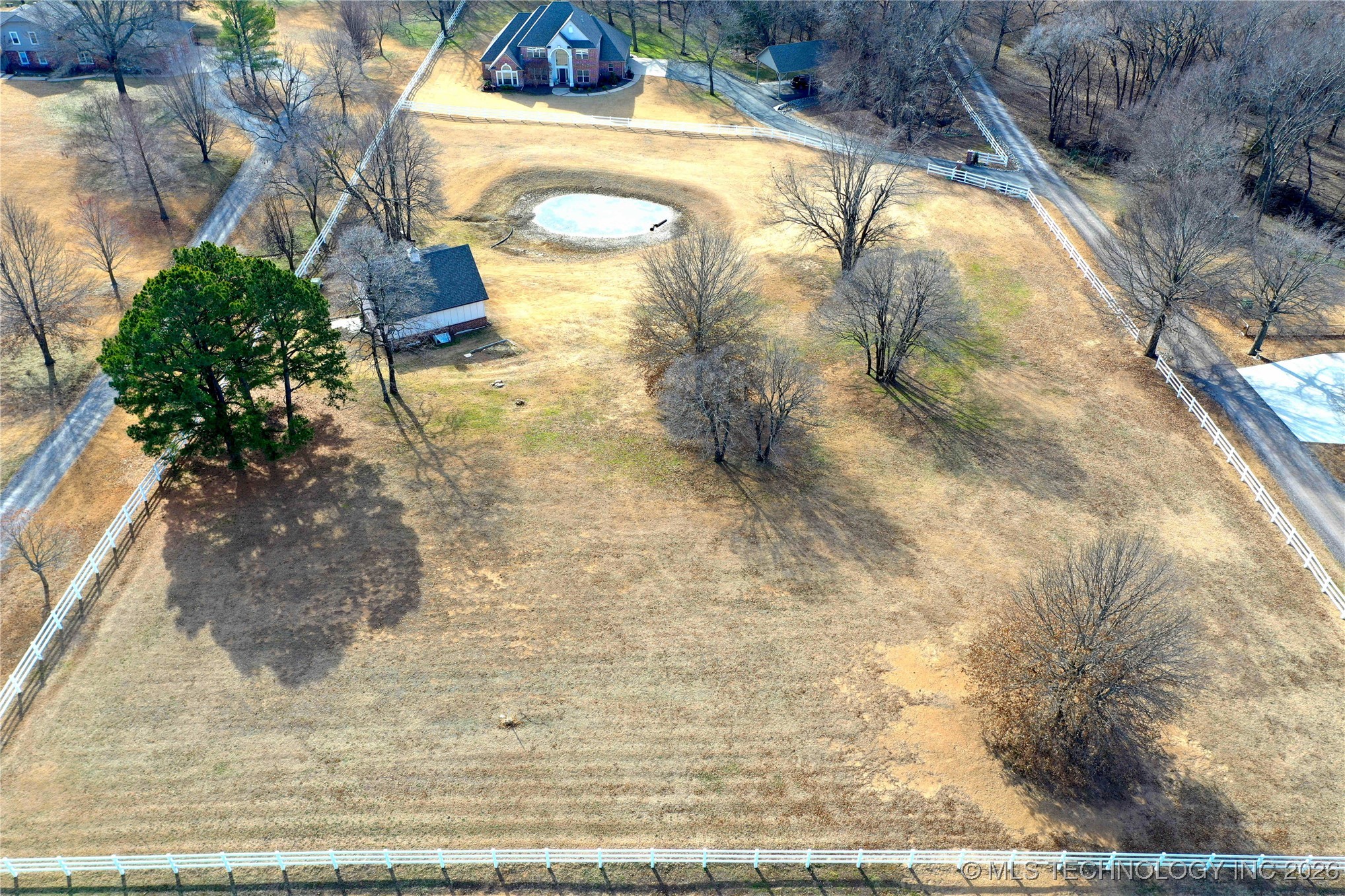 2325 W Lowry Road Property Photo 46