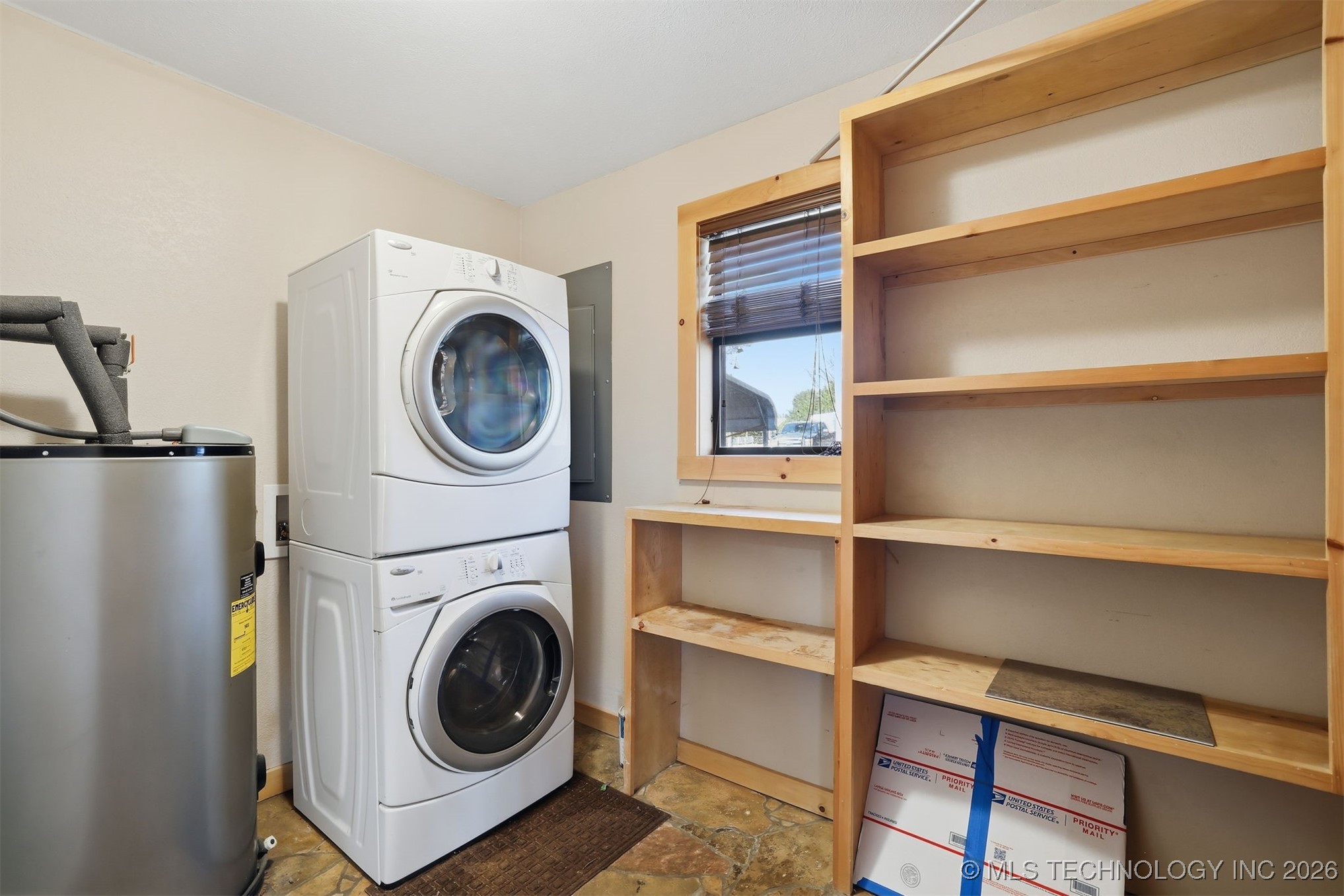 1115 Lake Lane Property Photo 12