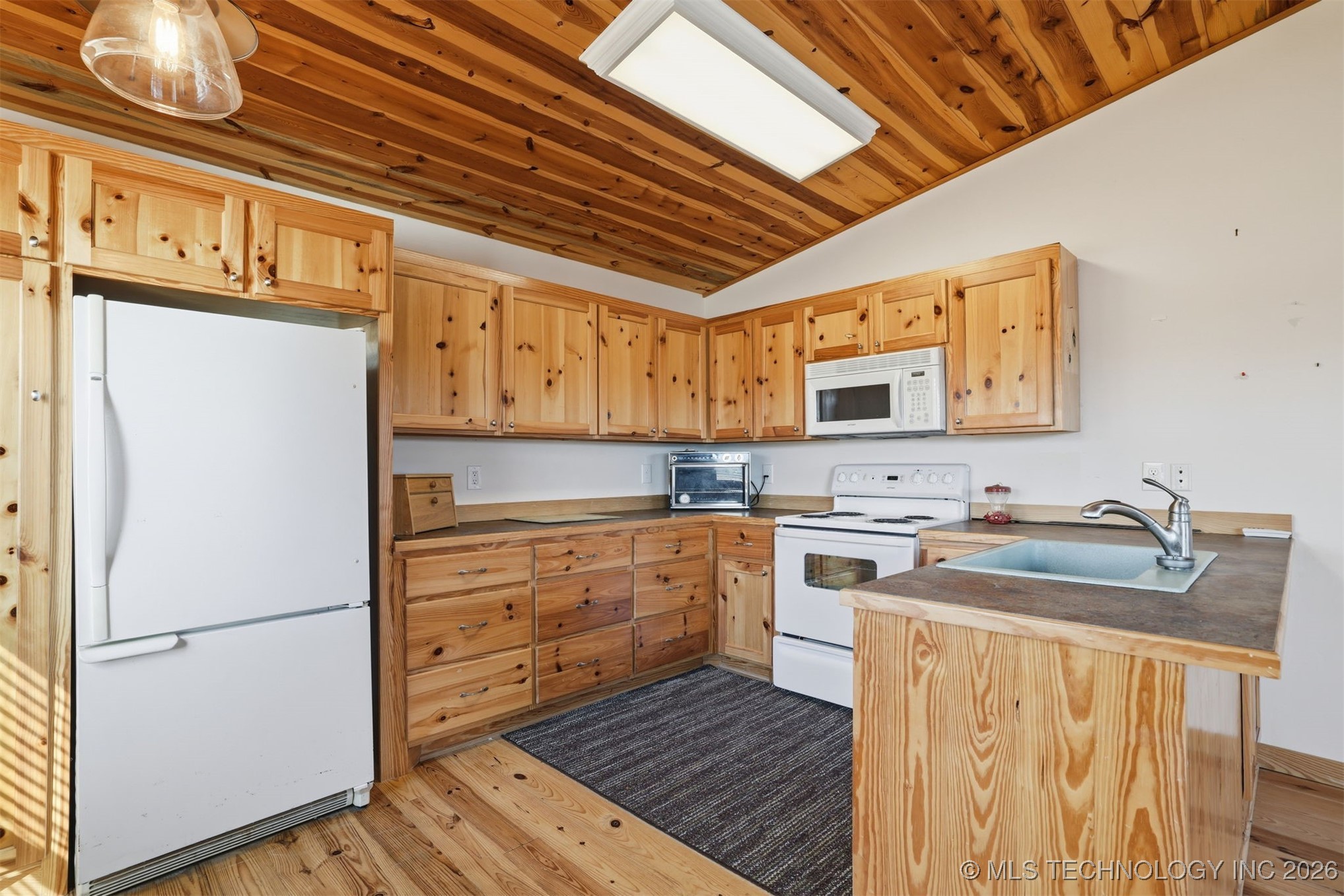 1115 Lake Lane Property Photo 27