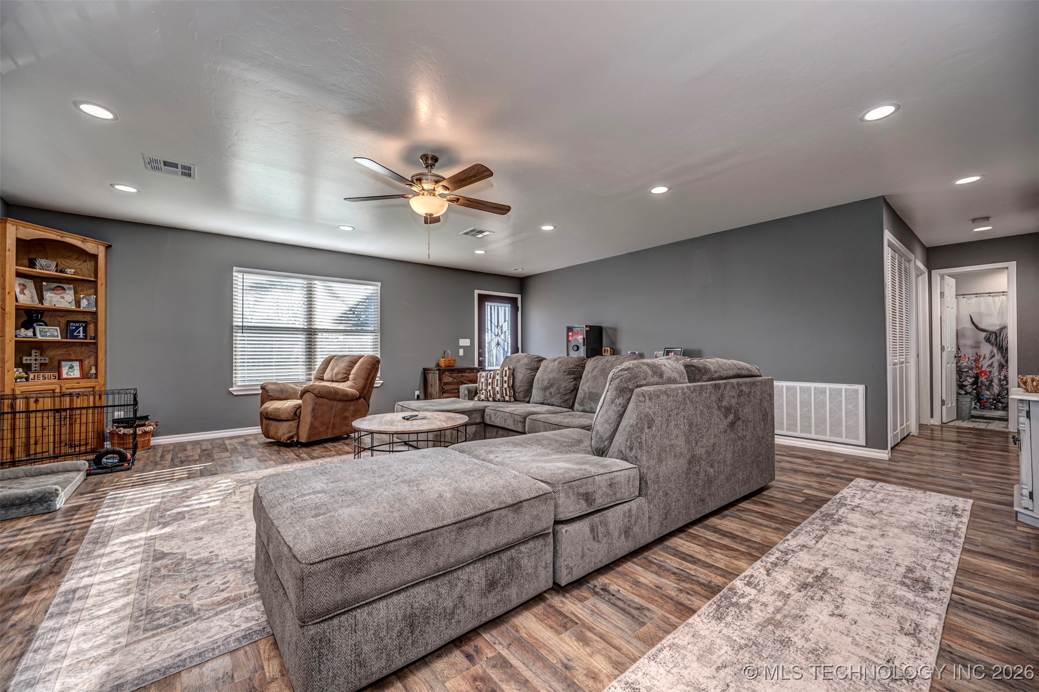 604 E Broadway Property Photo 5