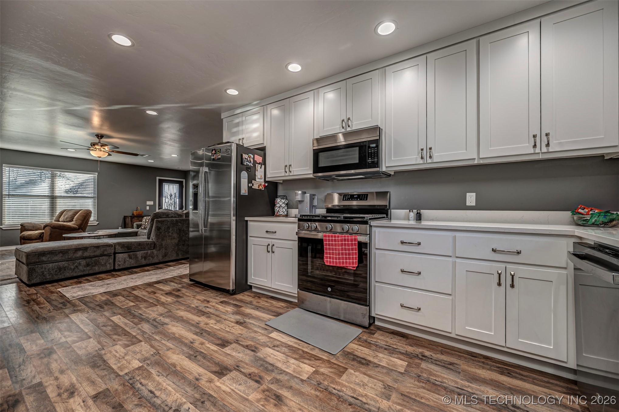 604 E Broadway Property Photo 11