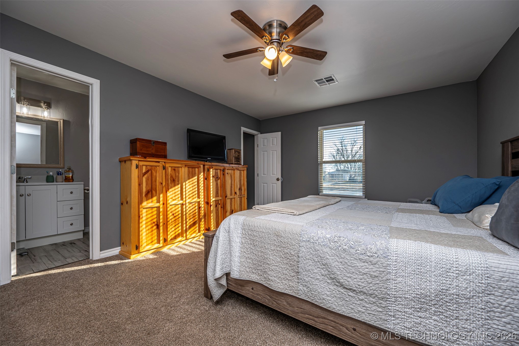 604 E Broadway Property Photo 18