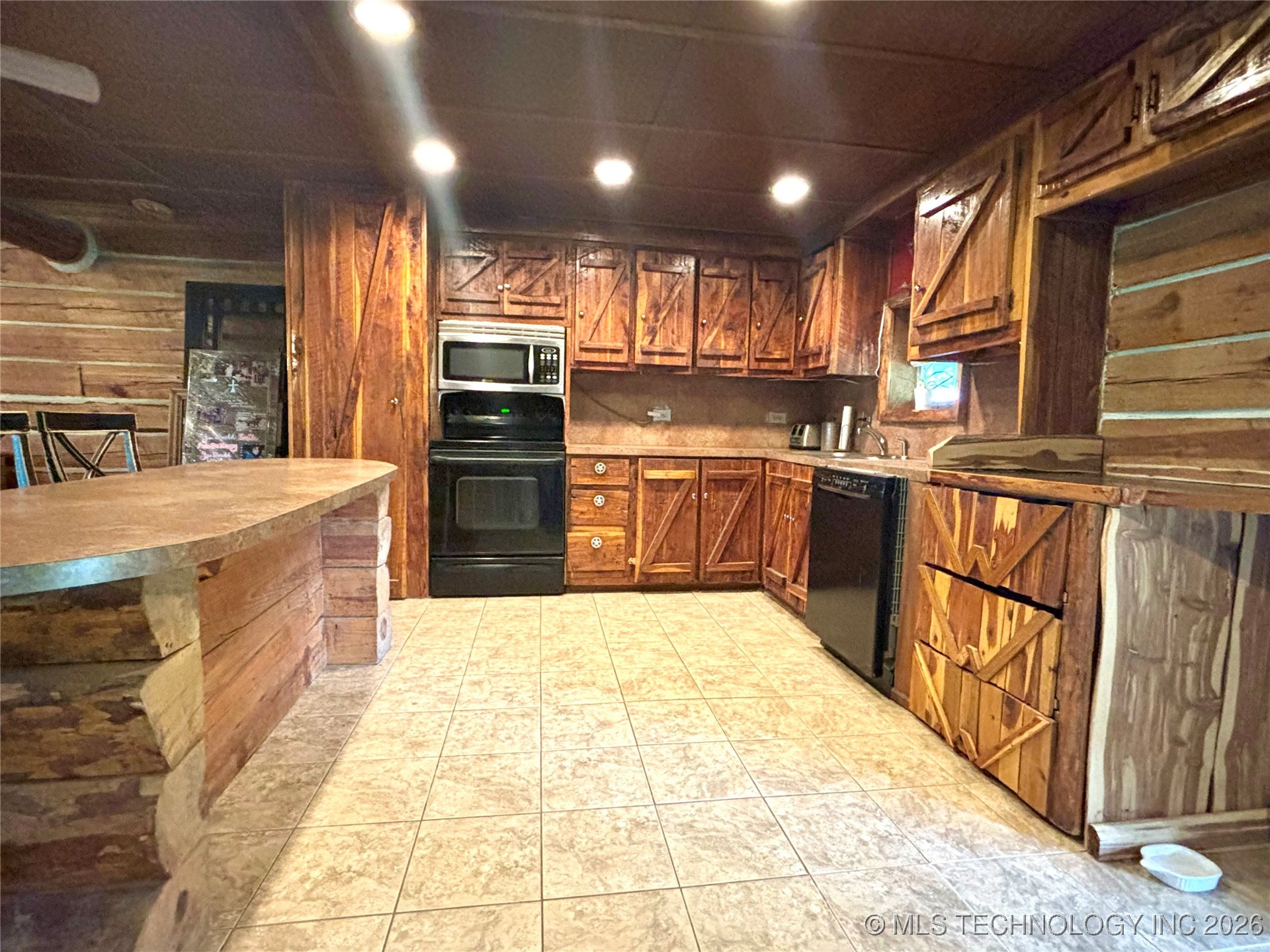 21170 S 270 Road Property Photo 7