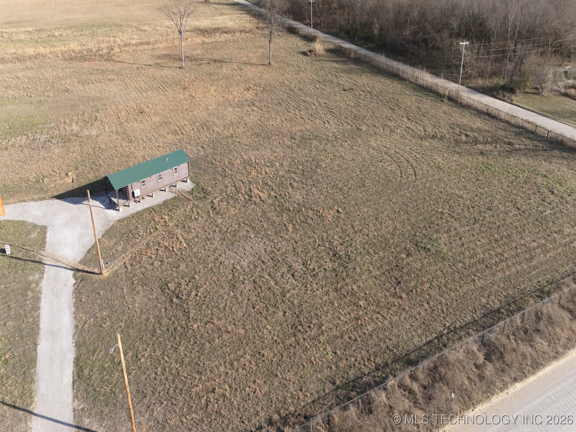 1940 N 240th Road Property Photo 2