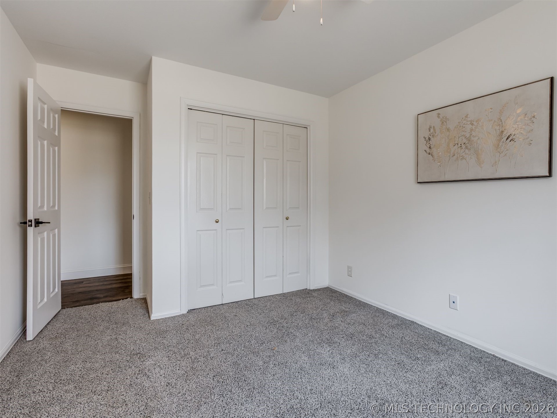 2512 Centre Road Property Photo 28