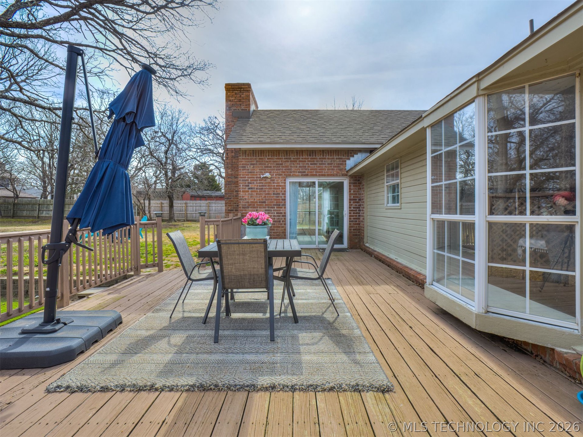 2512 Centre Road Property Photo 33