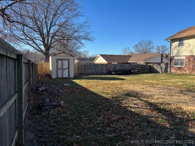 2911 E Augusta Avenue Property Photo 5