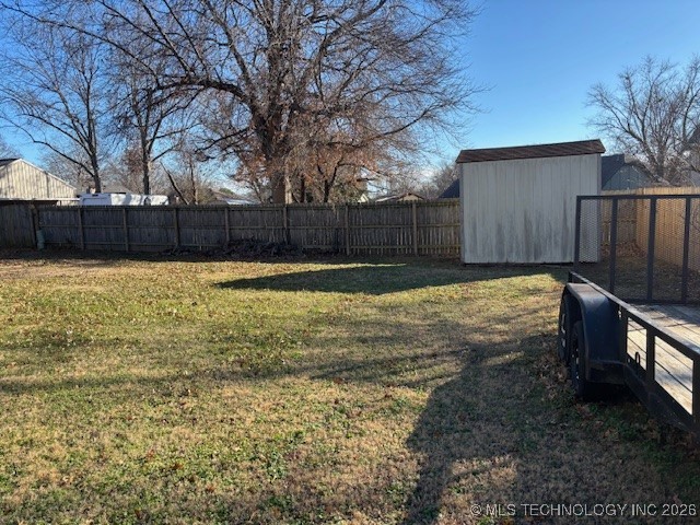 2911 E Augusta Avenue Property Photo 6