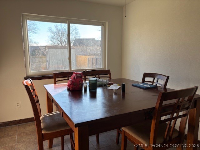 2911 E Augusta Avenue Property Photo 9