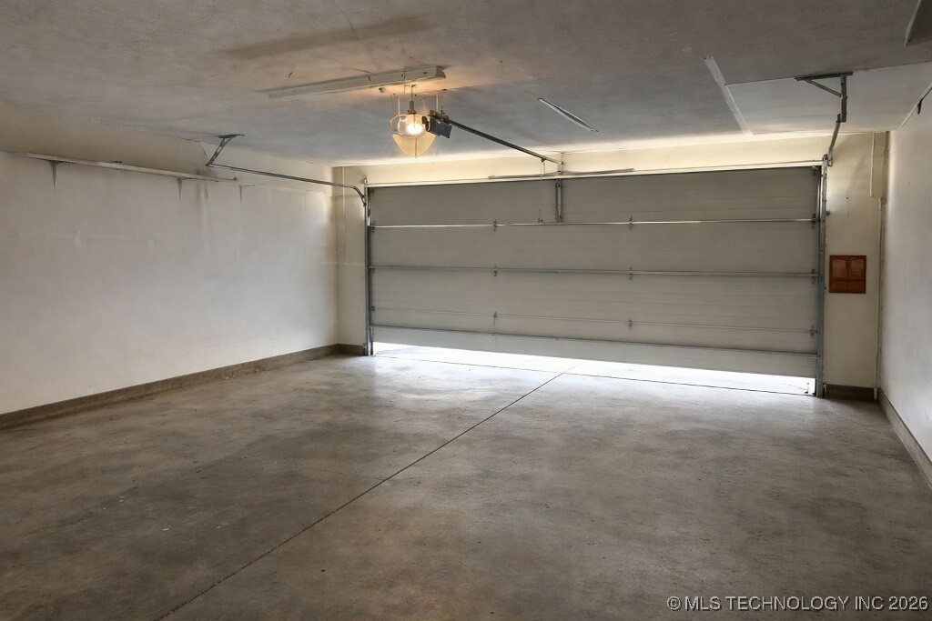 2911 E Augusta Avenue Property Photo 16