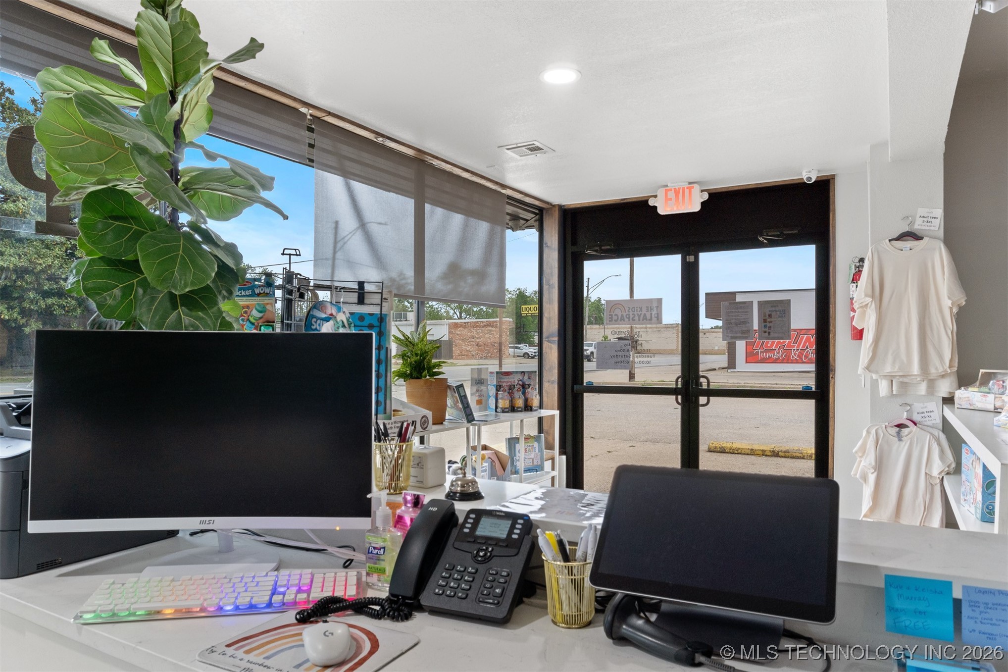 402 N 1st Property Photo 18