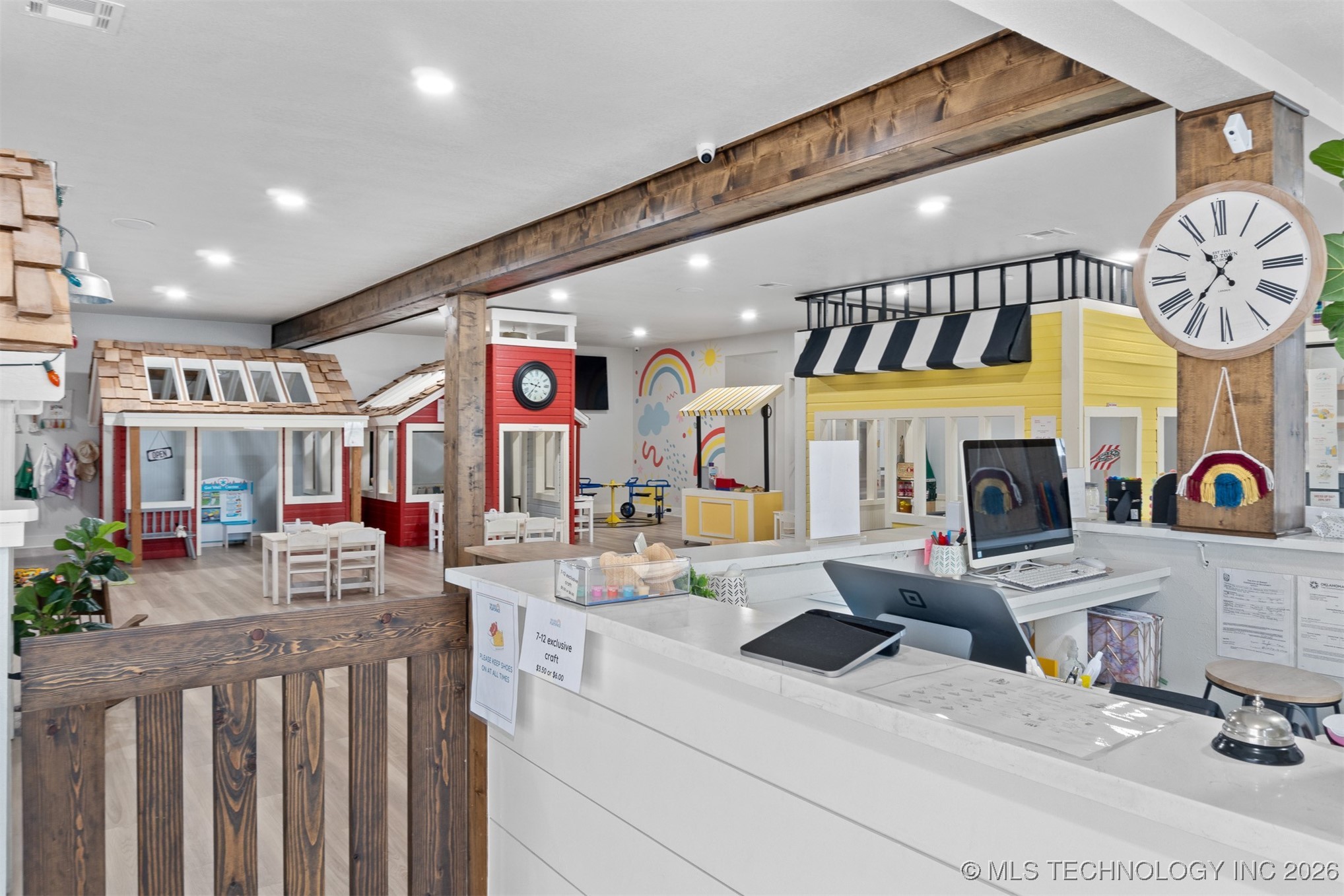 402 N 1st Property Photo 21