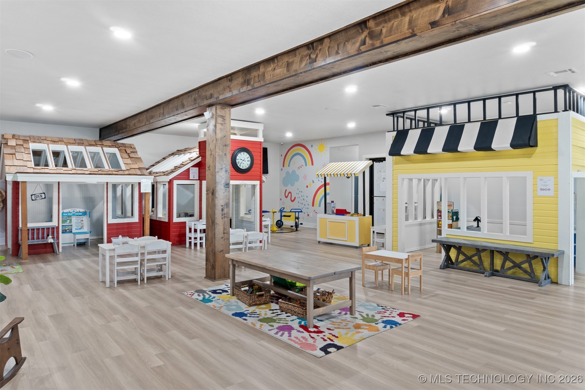 402 N 1st Property Photo 23