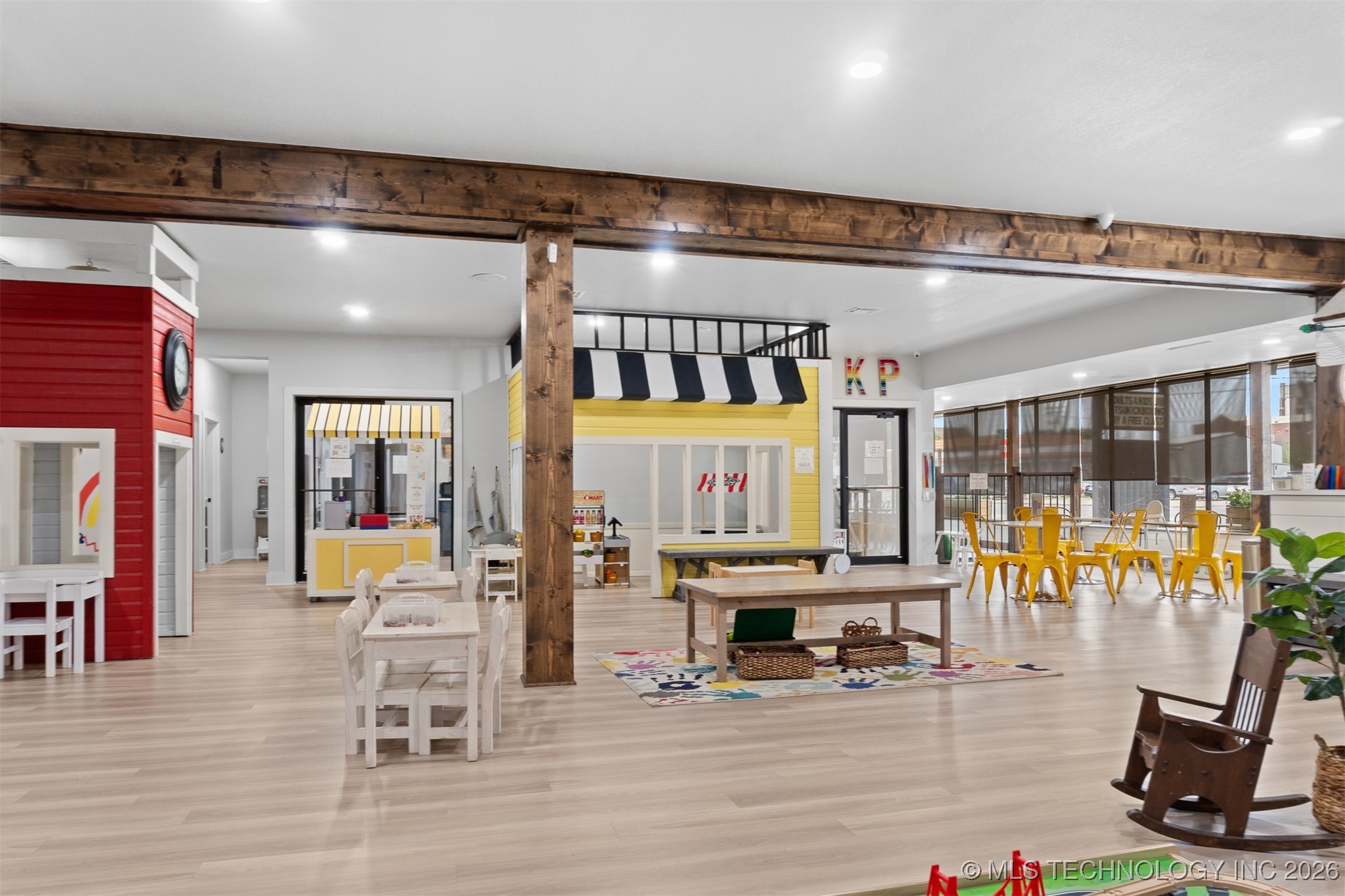 402 N 1st Property Photo 25