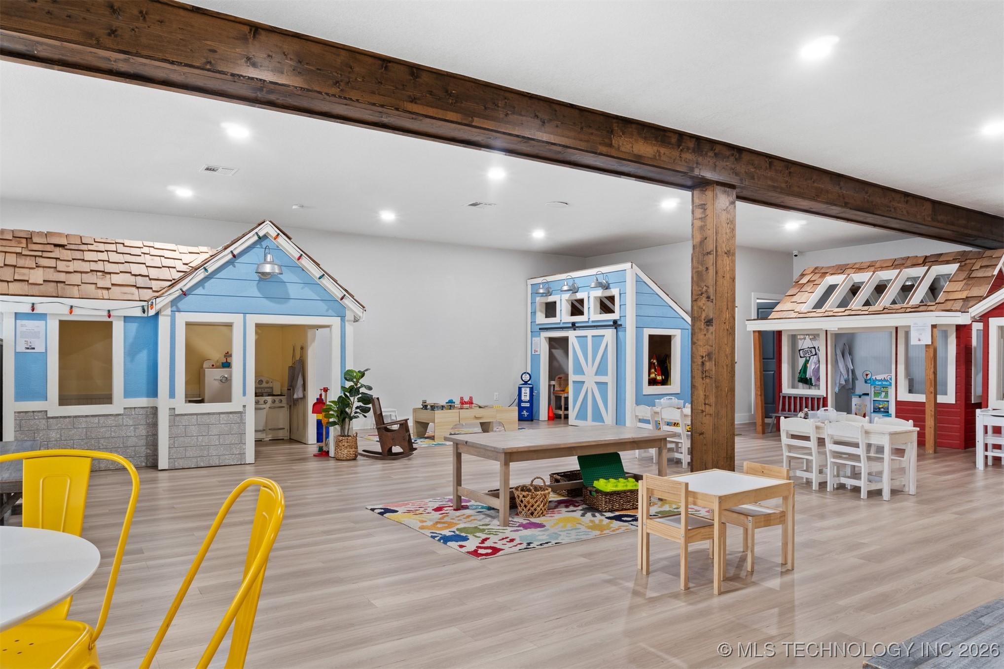 402 N 1st Property Photo 26