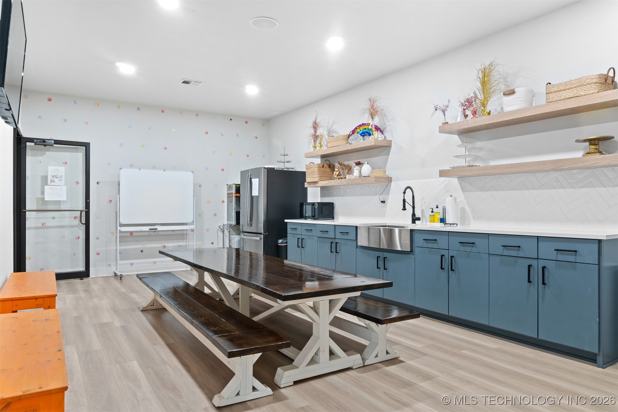 402 N 1st Property Photo 30