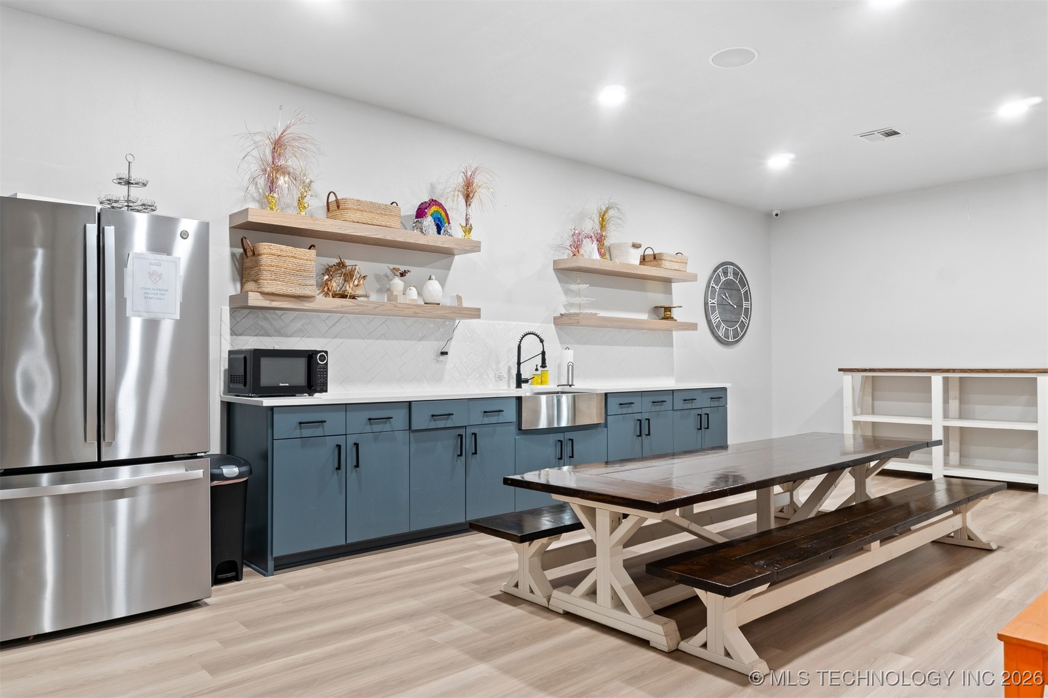 402 N 1st Property Photo 32