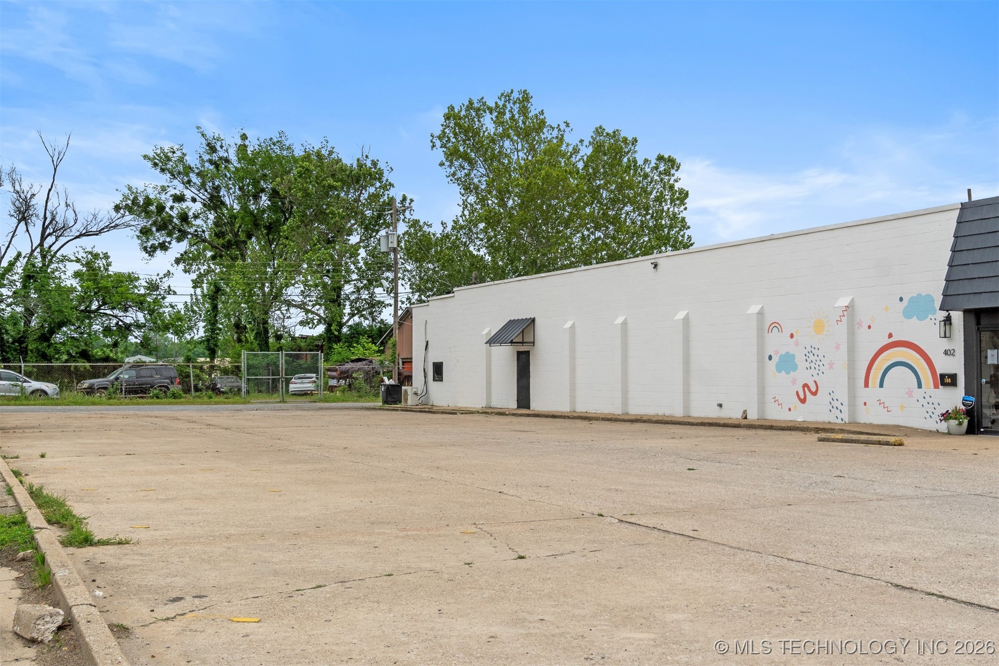 402 N 1st Property Photo 35