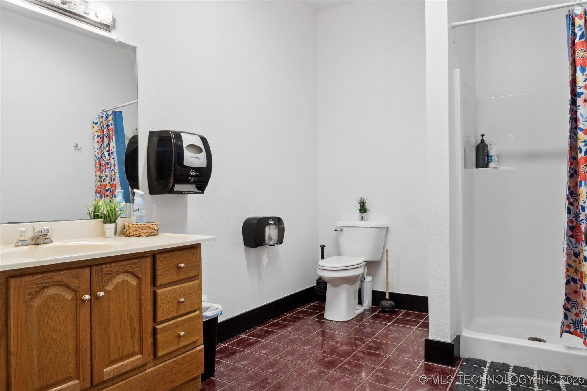 402 N 1st Property Photo 12