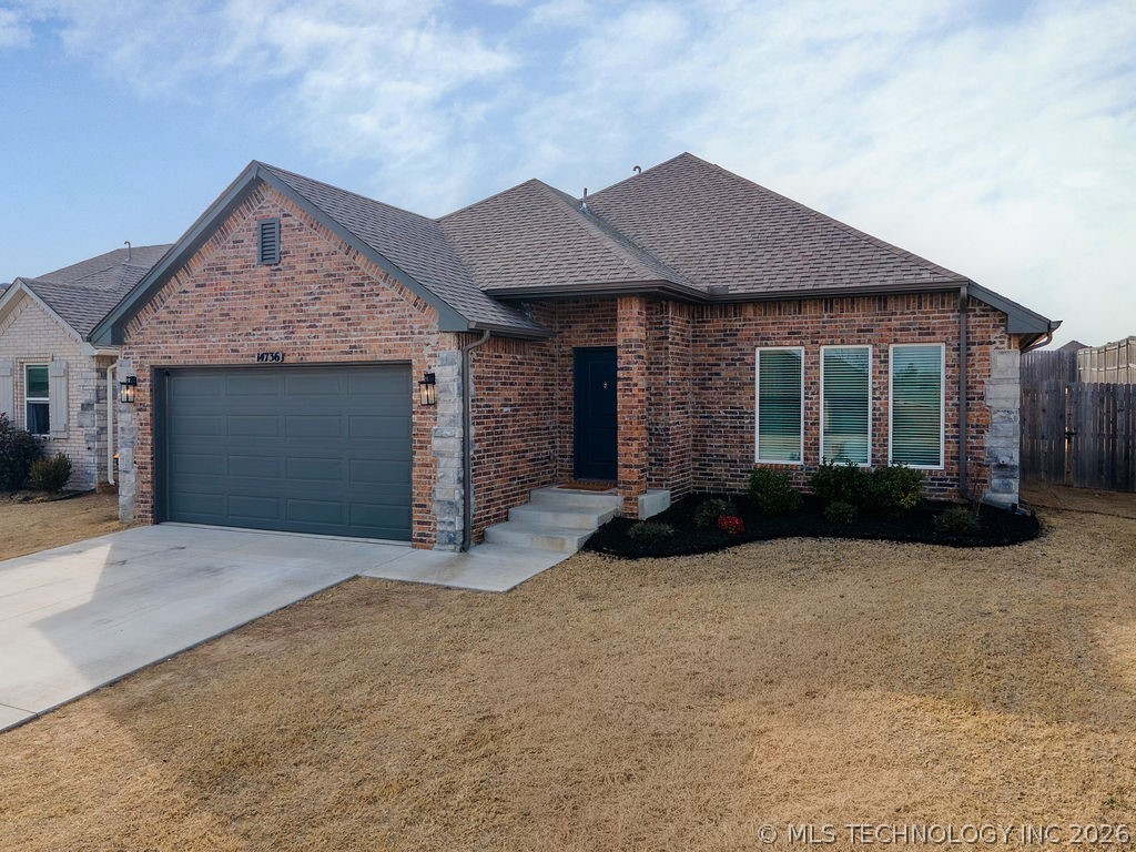 14736 S Maplewood Place Property Photo 2