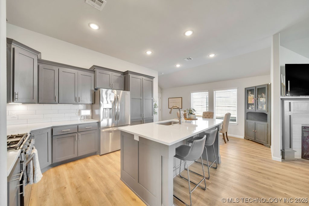 14736 S Maplewood Place Property Photo 8