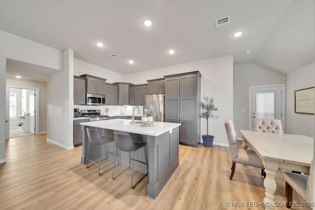 14736 S Maplewood Place Property Photo 9