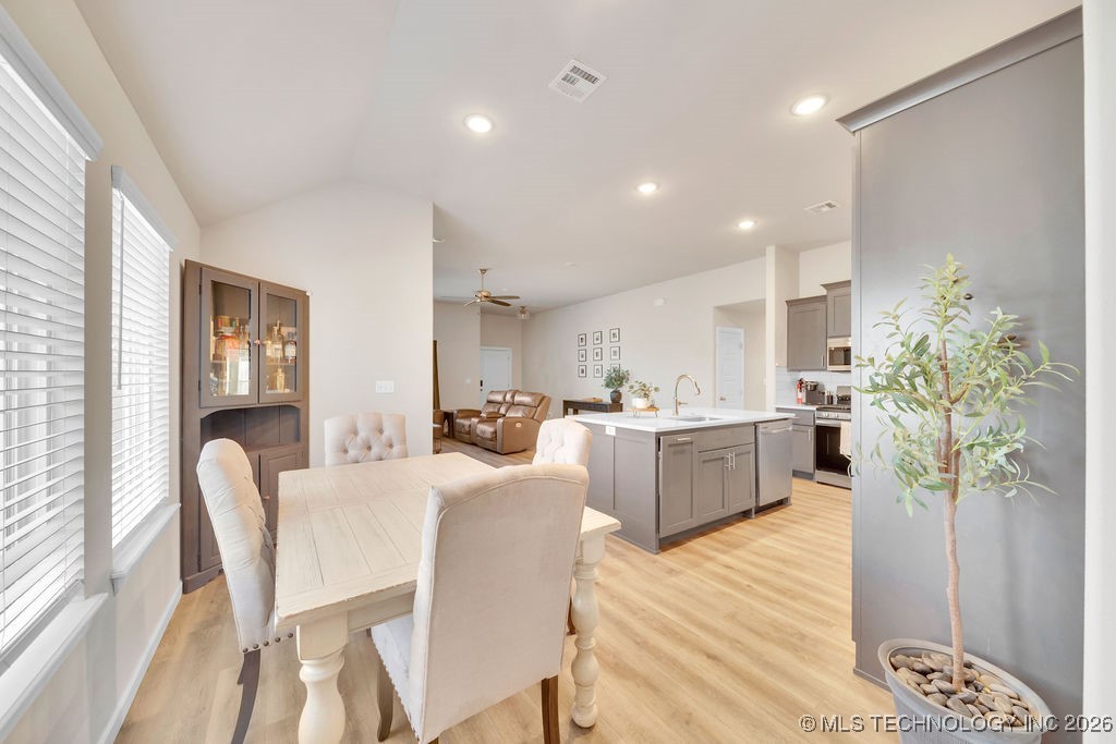 14736 S Maplewood Place Property Photo 11