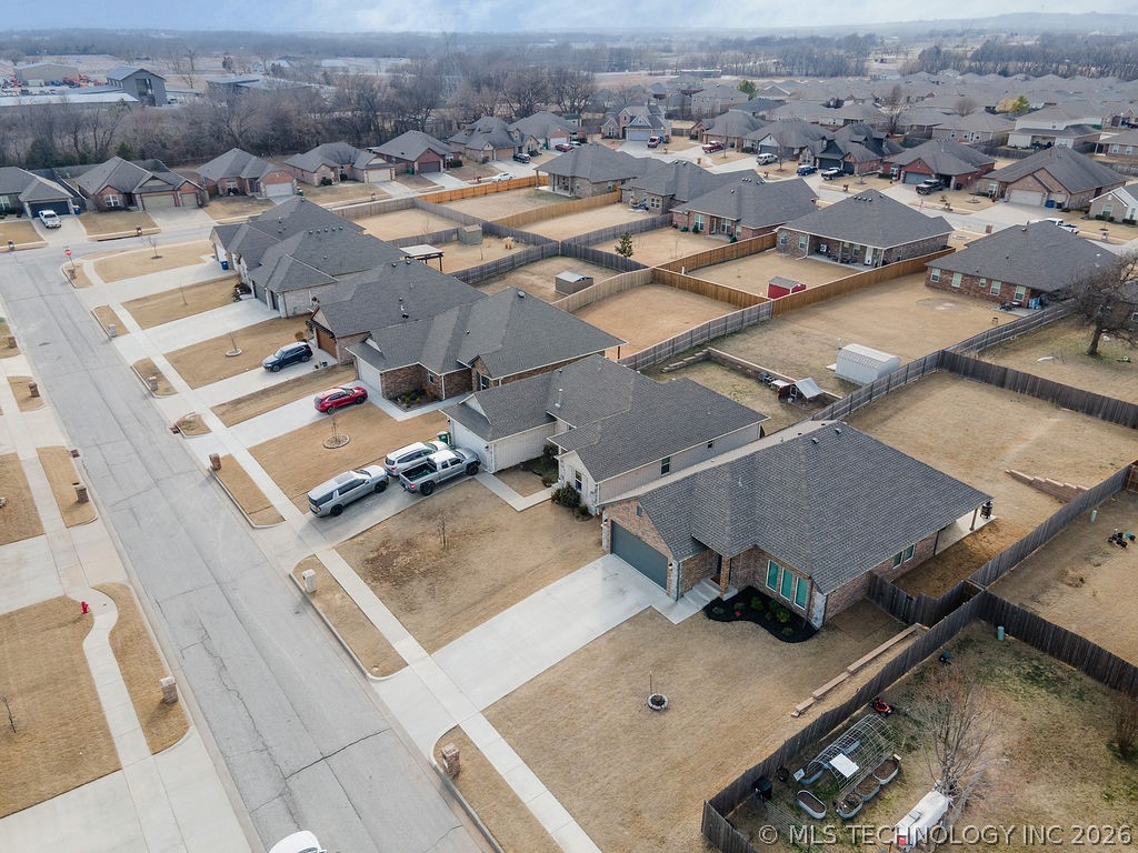 14736 S Maplewood Place Property Photo 34