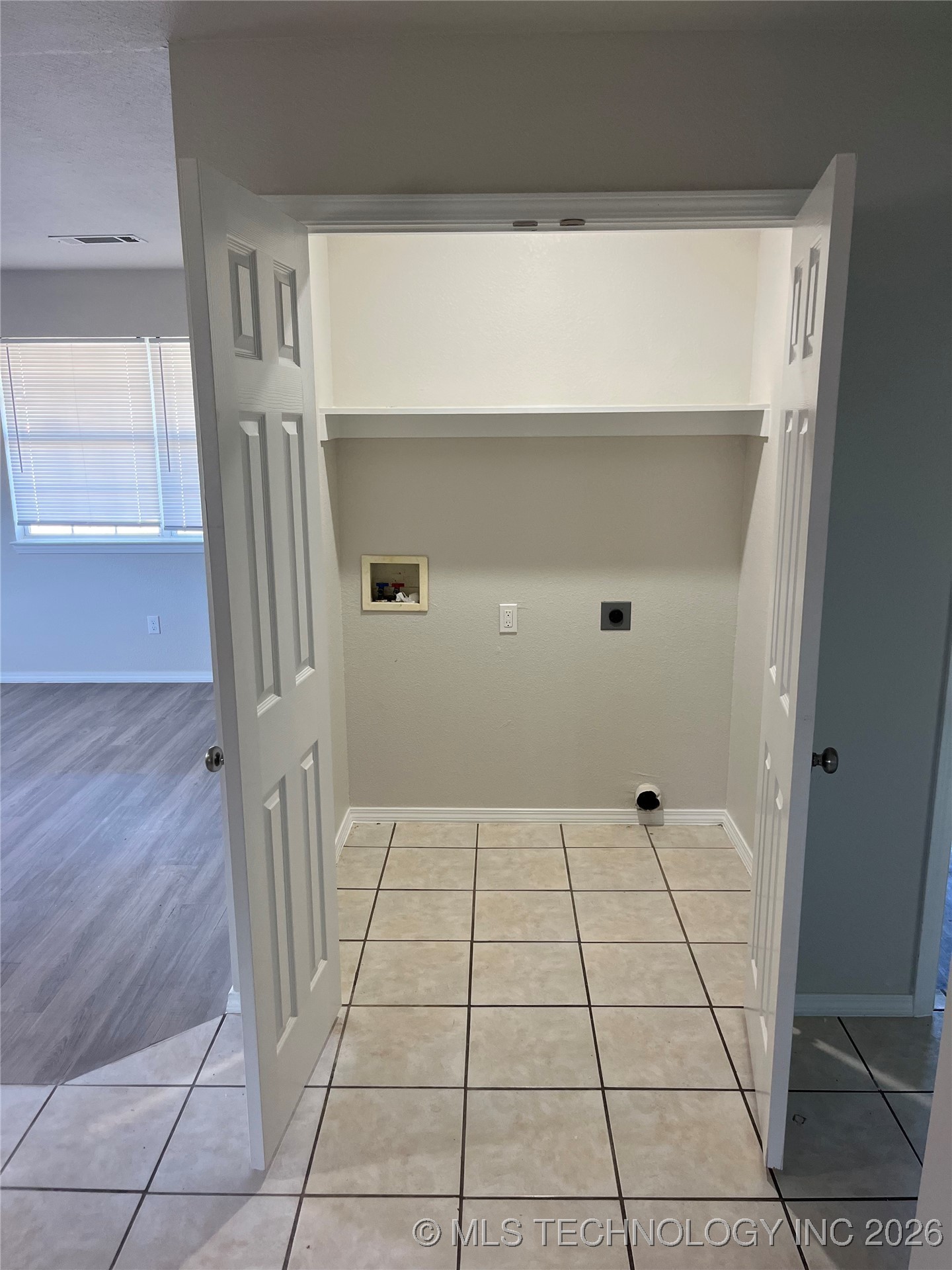 707 S 14 Street Property Photo 3