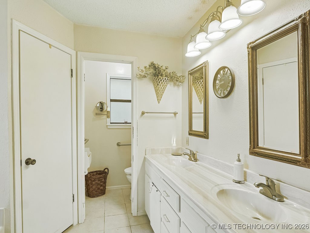 301 S Byrd Property Photo 16