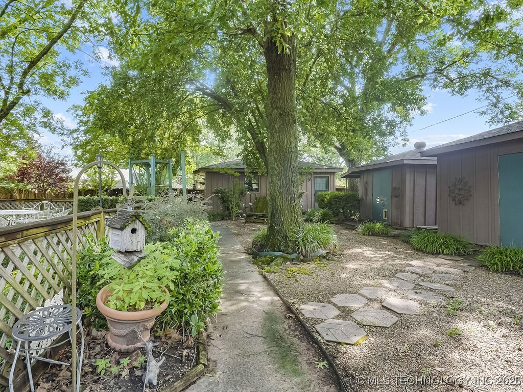 301 S Byrd Property Photo 29