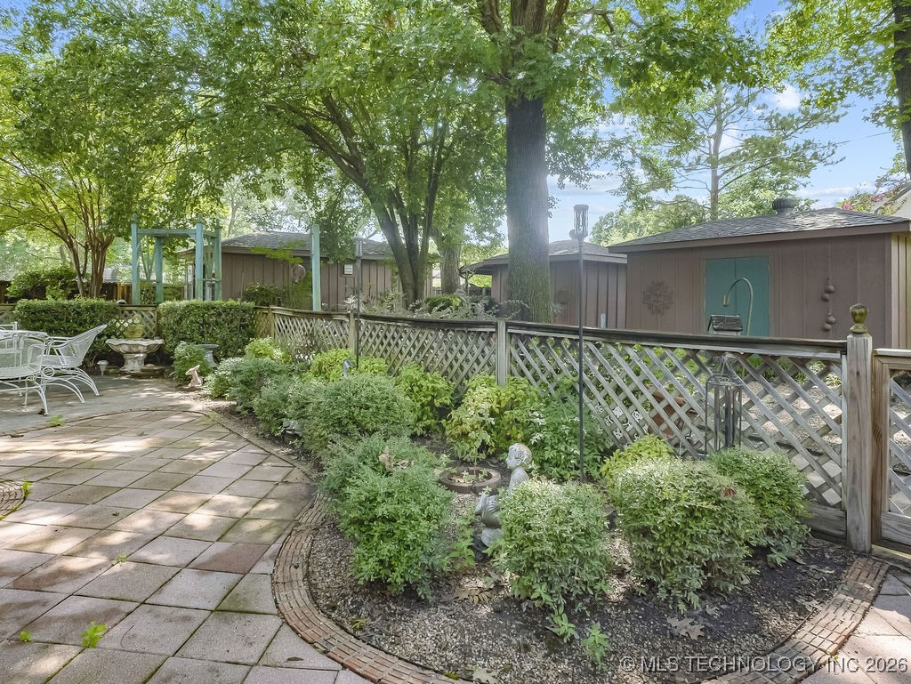 301 S Byrd Property Photo 31