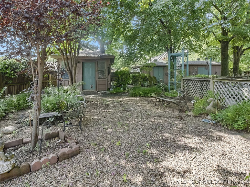 301 S Byrd Property Photo 32