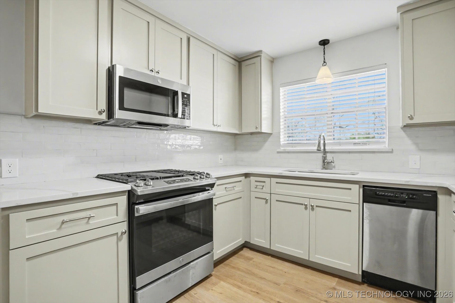 1107 E 45th Place S Eu14 Property Photo 14