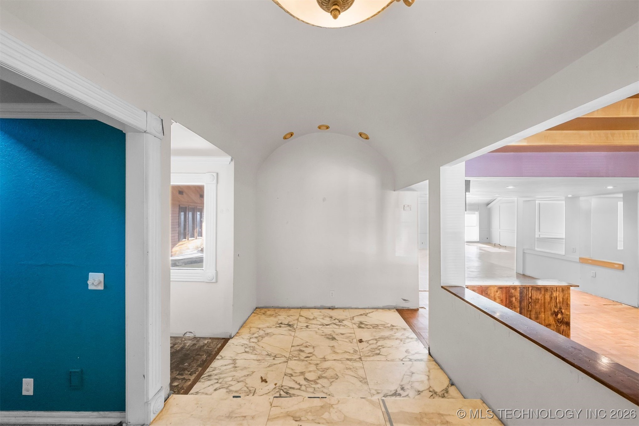 7455 S Sleepy Hollow Drive Property Photo 6