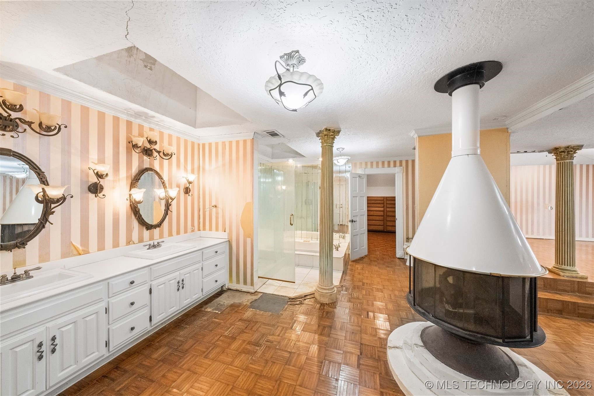 7455 S Sleepy Hollow Drive Property Photo 9