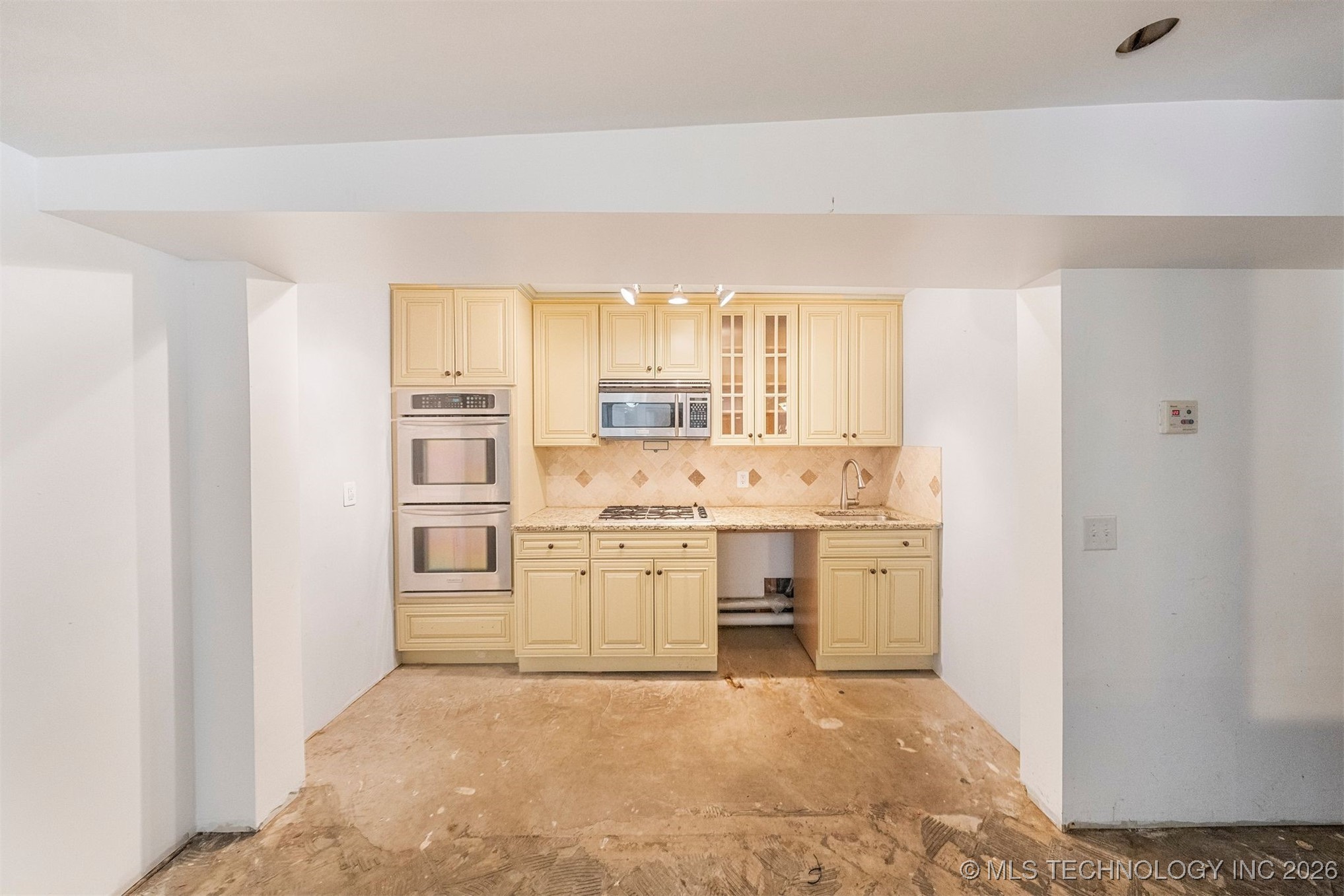 7455 S Sleepy Hollow Drive Property Photo 18