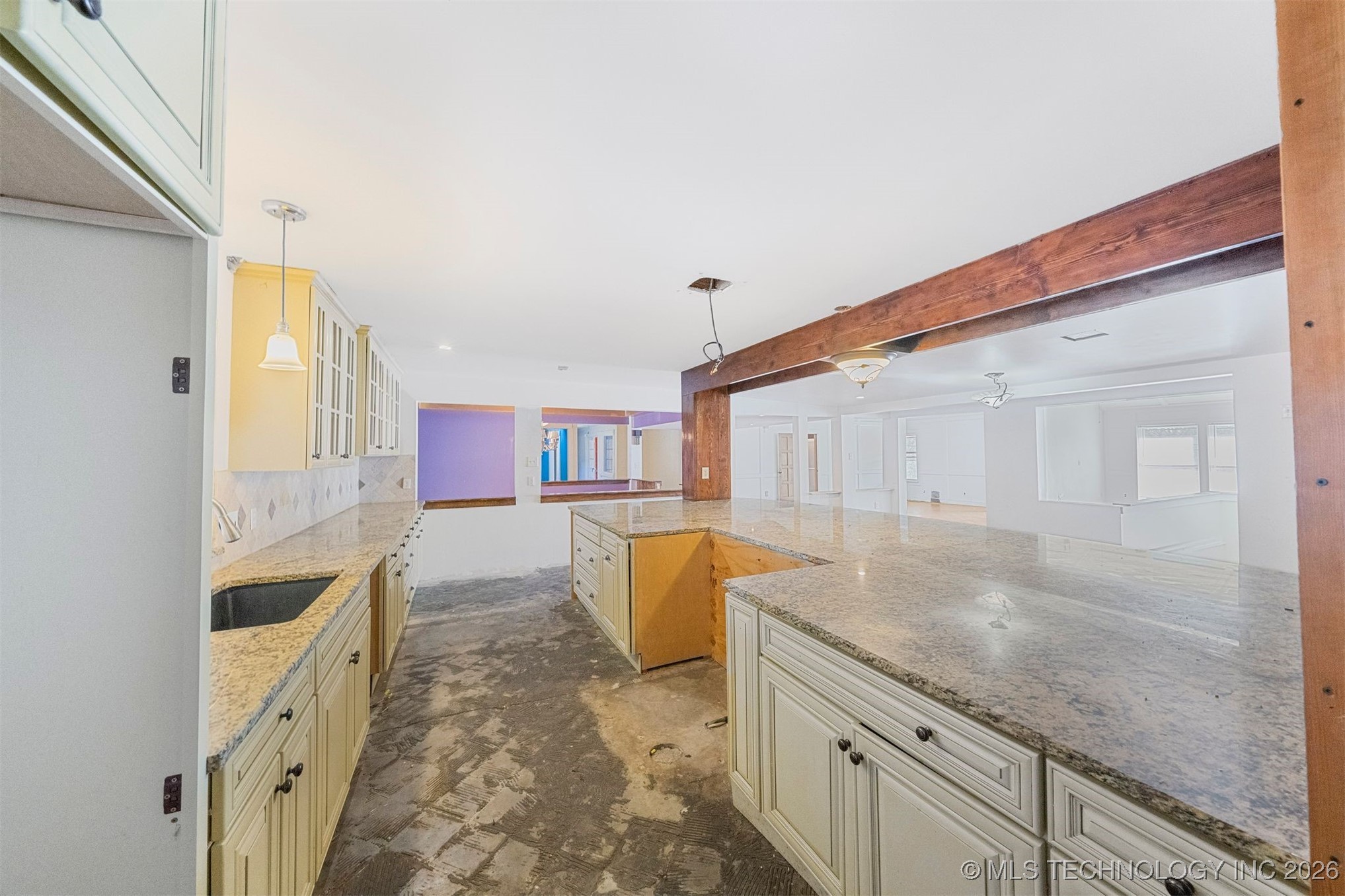 7455 S Sleepy Hollow Drive Property Photo 19