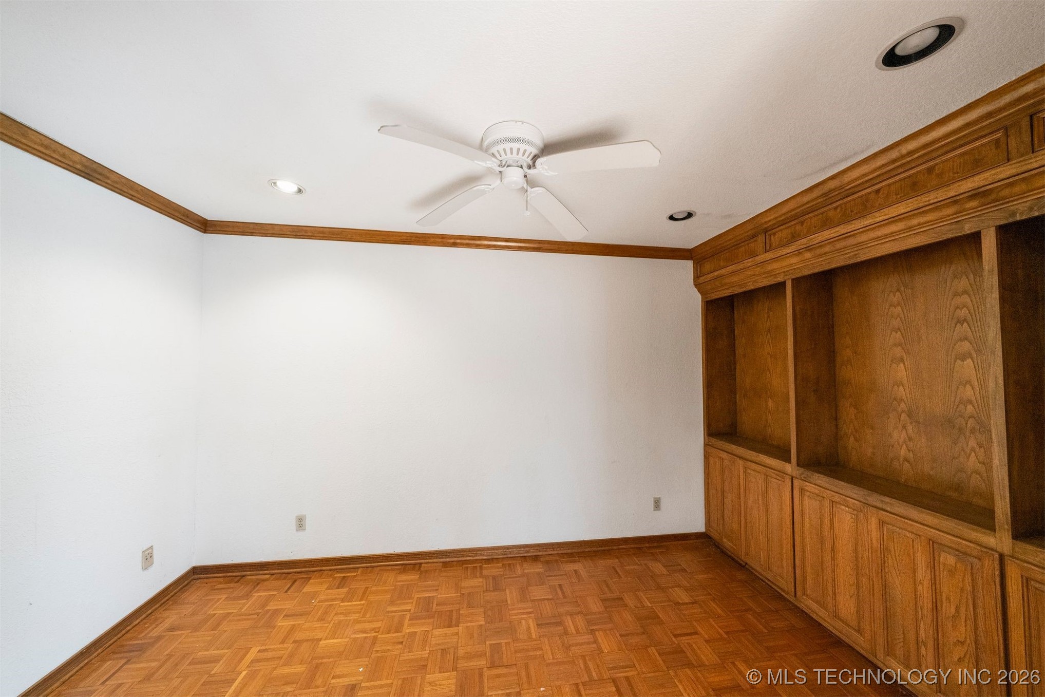 7455 S Sleepy Hollow Drive Property Photo 32