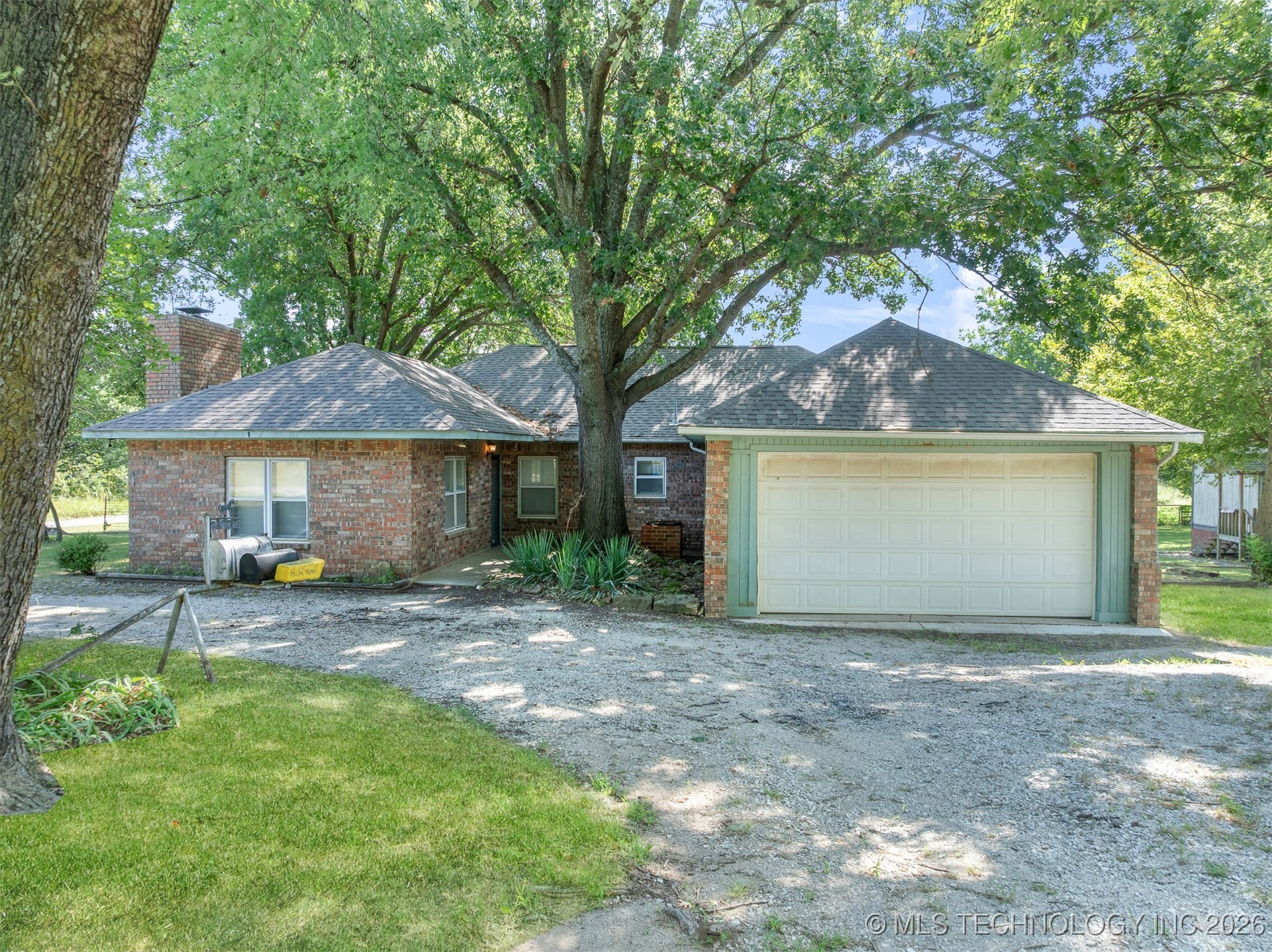 24613 E Lakeview Road Property Photo 2