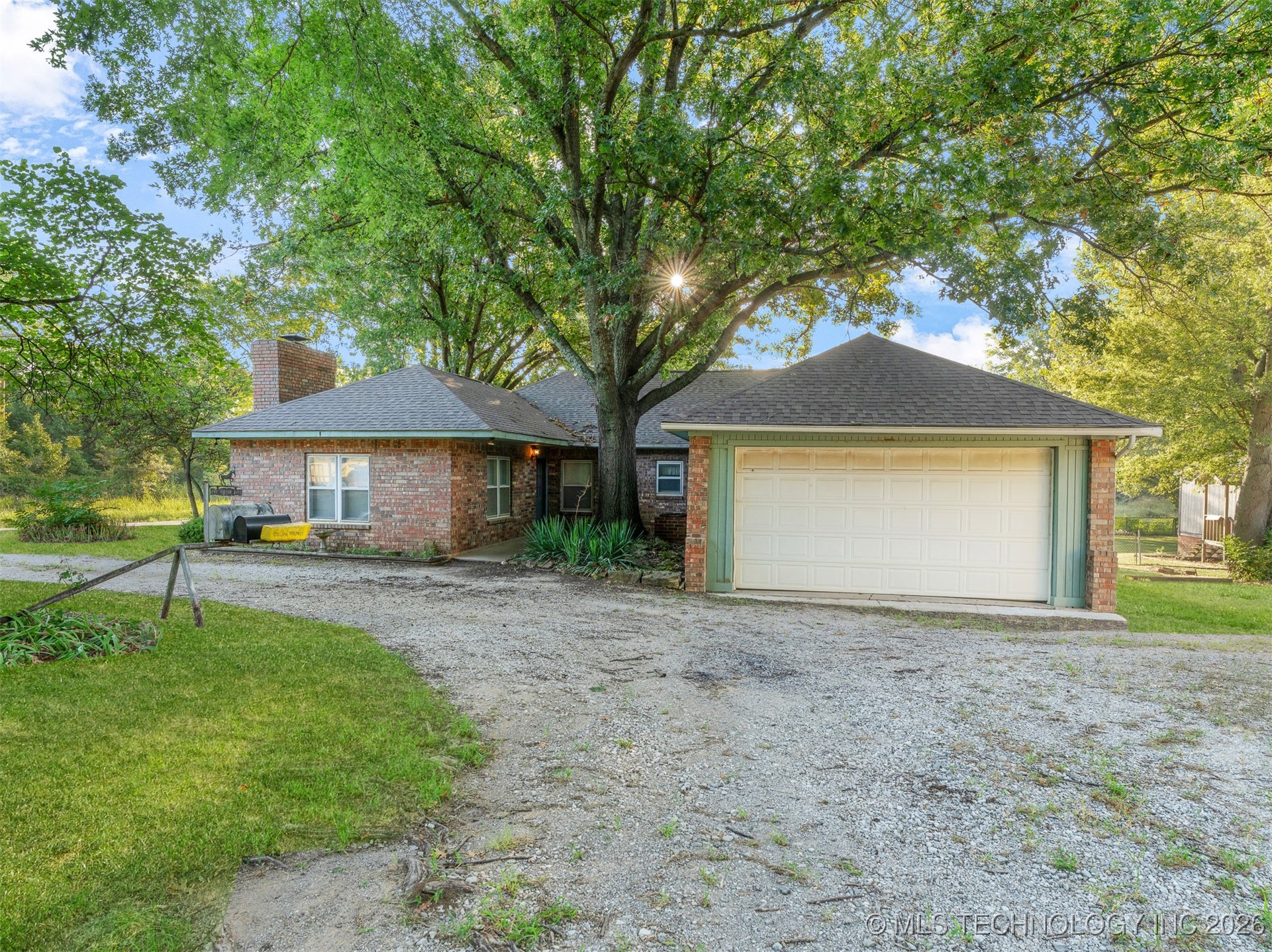 24613 E Lakeview Road Property Photo 6