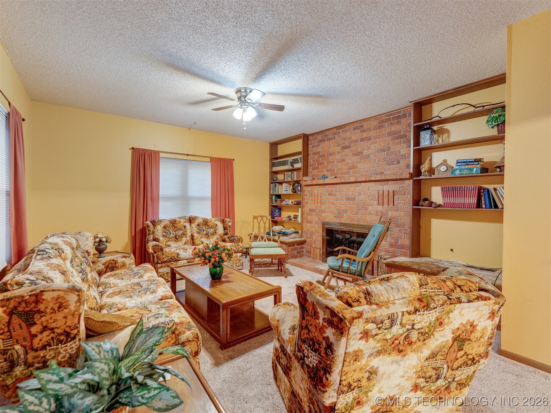 24613 E Lakeview Road Property Photo 10