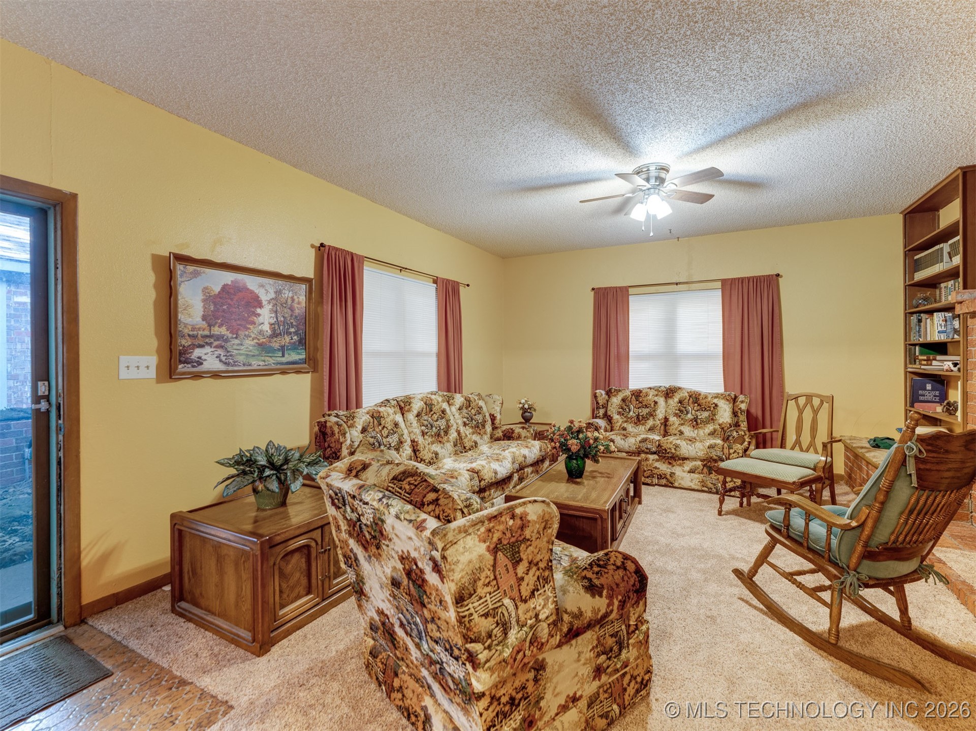 24613 E Lakeview Road Property Photo 11