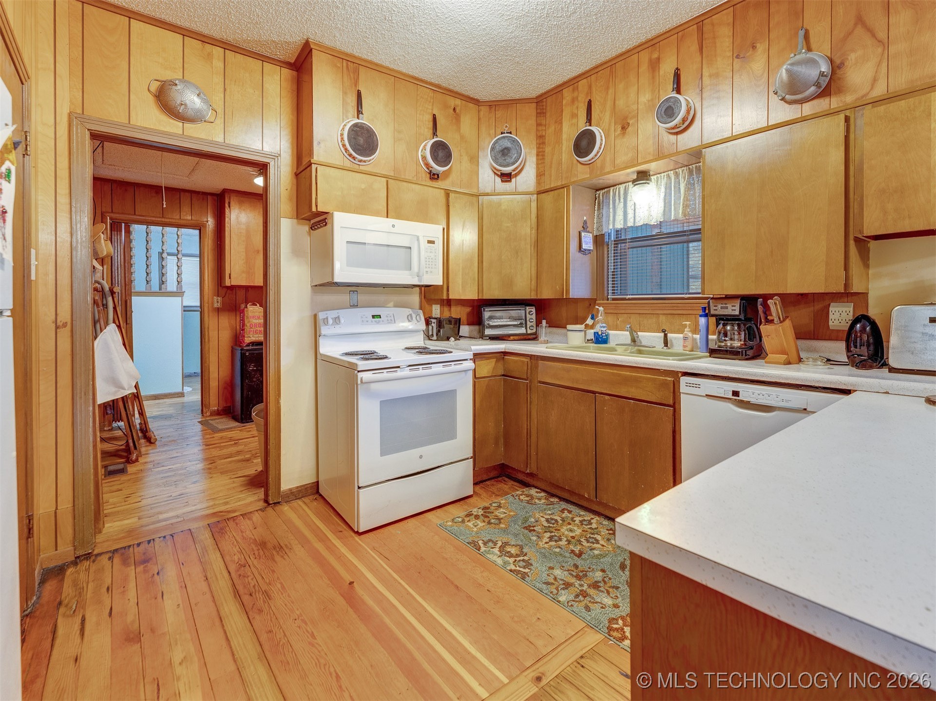 24613 E Lakeview Road Property Photo 18