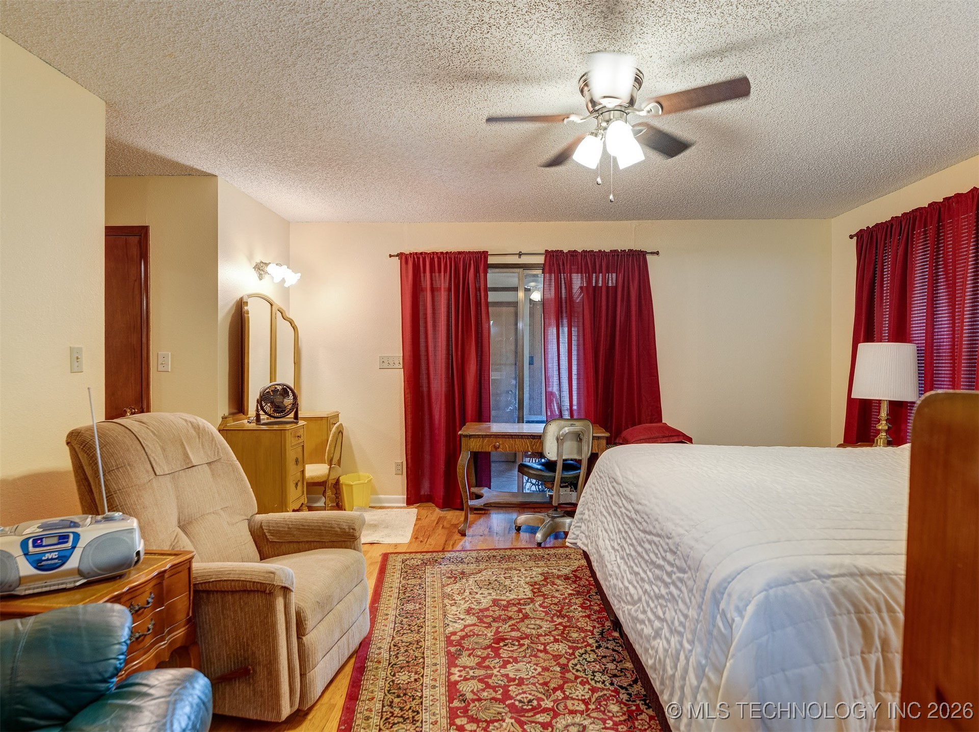 24613 E Lakeview Road Property Photo 24