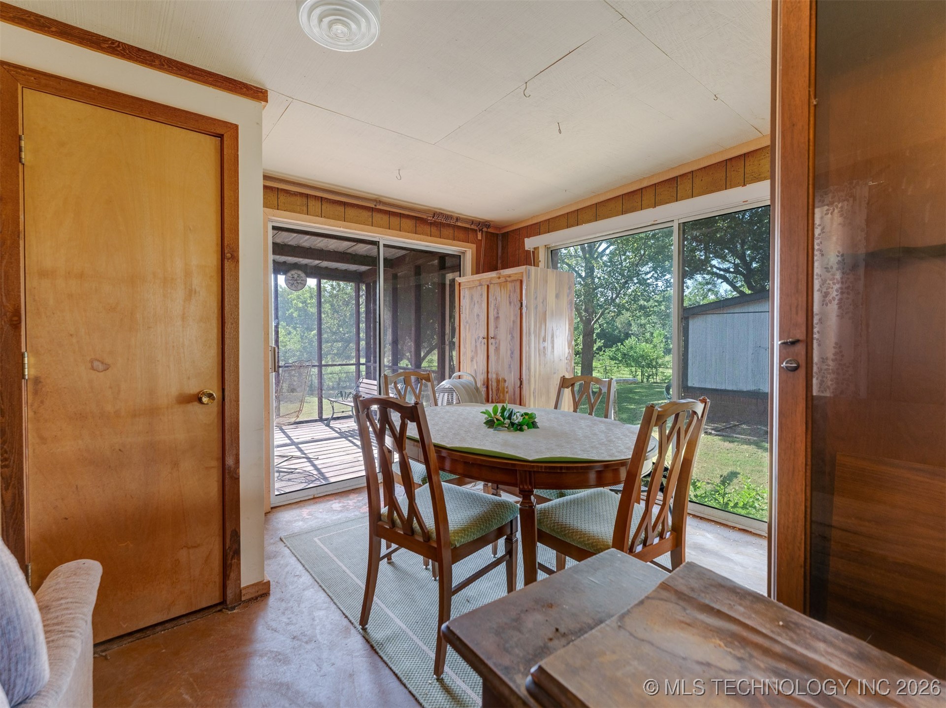 24613 E Lakeview Road Property Photo 35